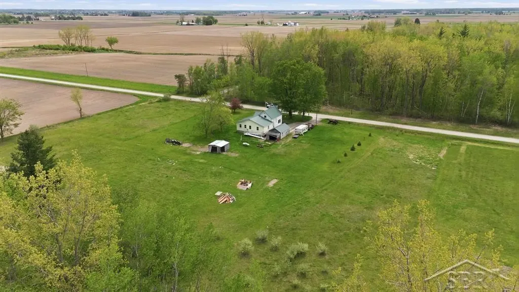 412 W Almeda Beach Road Garfield Township MI 48650
