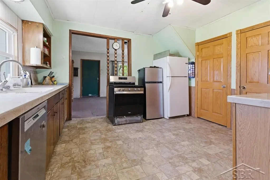 412 W Almeda Beach Road Garfield Township MI 48650