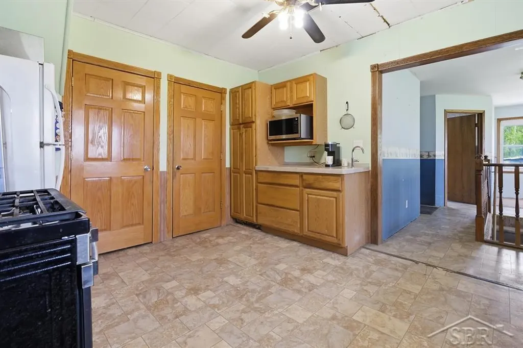 412 W Almeda Beach Road Garfield Township MI 48650