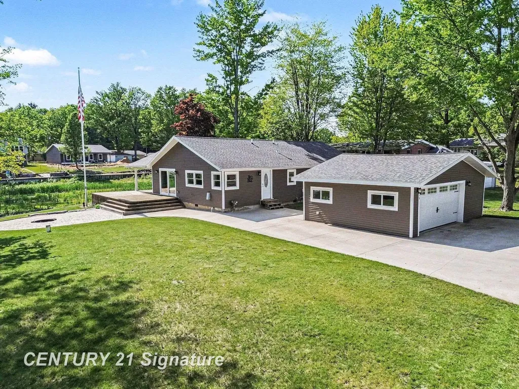 5458 Oakridge Drive Tobacco Township MI 48612
