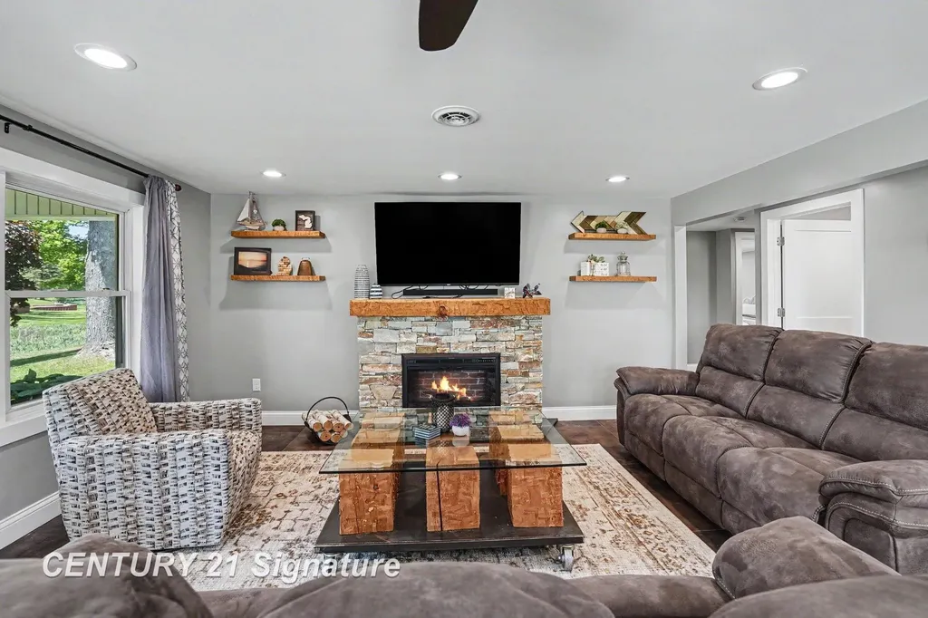 5458 Oakridge Drive Tobacco Township MI 48612