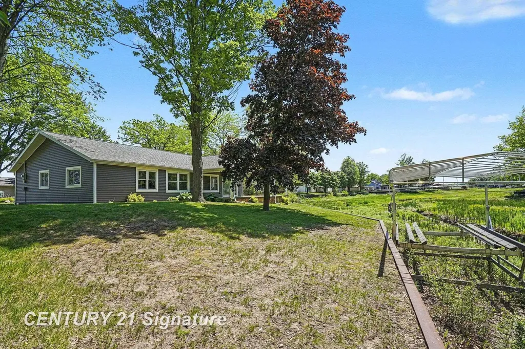 5458 Oakridge Drive Tobacco Township MI 48612