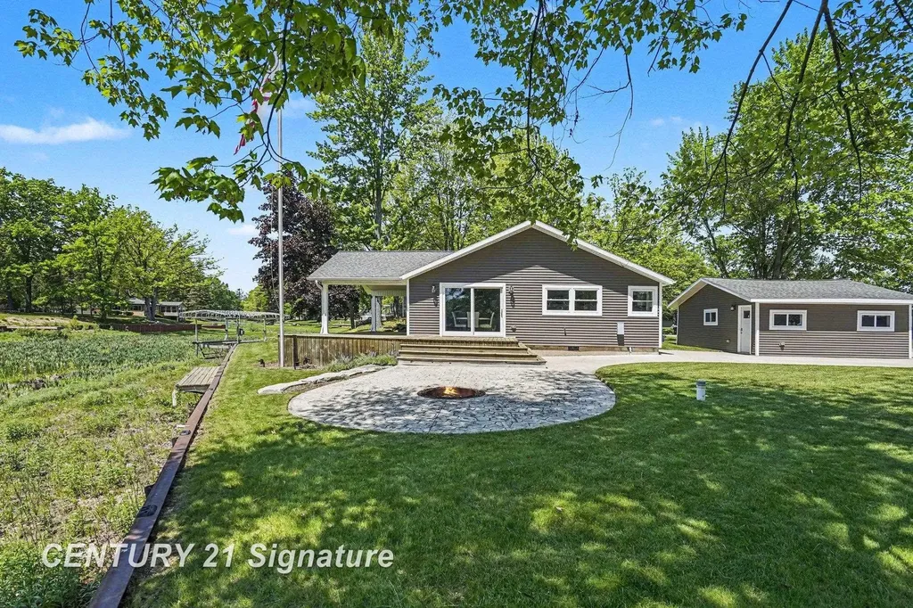 5458 Oakridge Drive Tobacco Township MI 48612