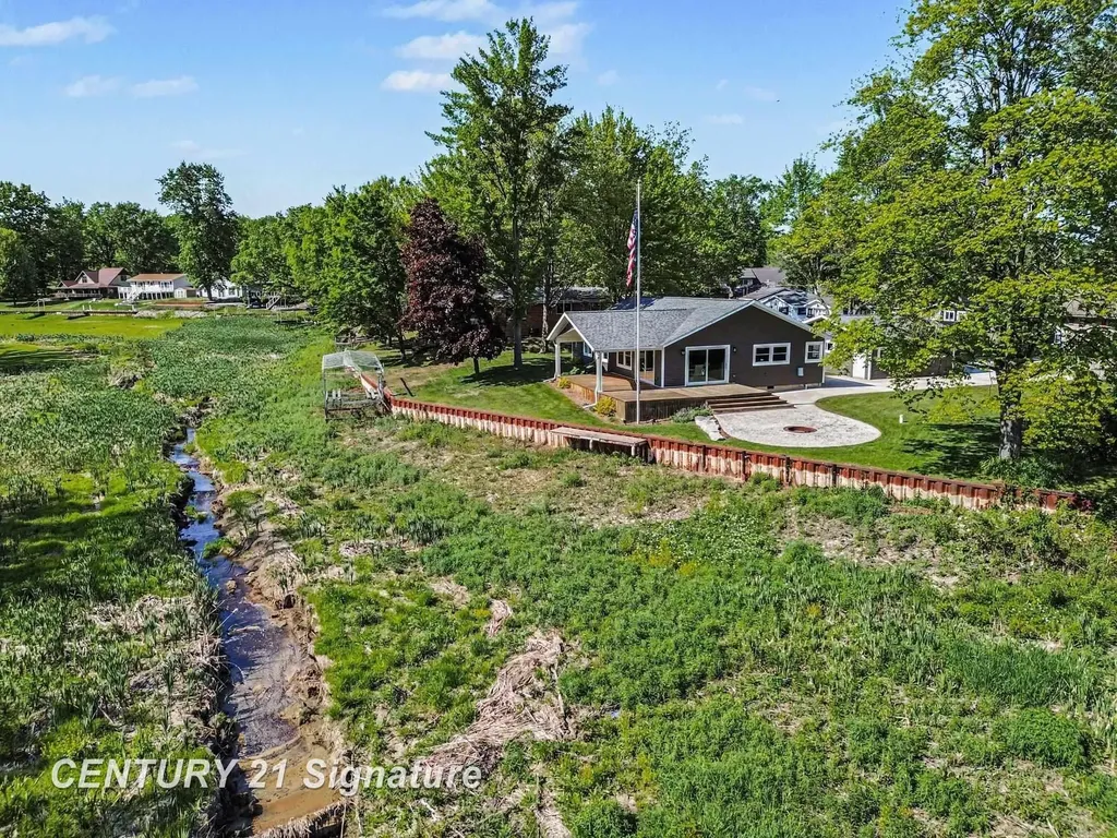5458 Oakridge Drive Tobacco Township MI 48612