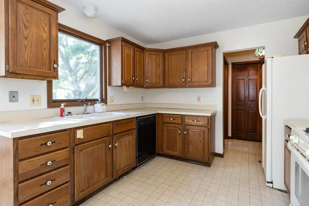 4850 Frontier Saginaw Charter Township MI 48603