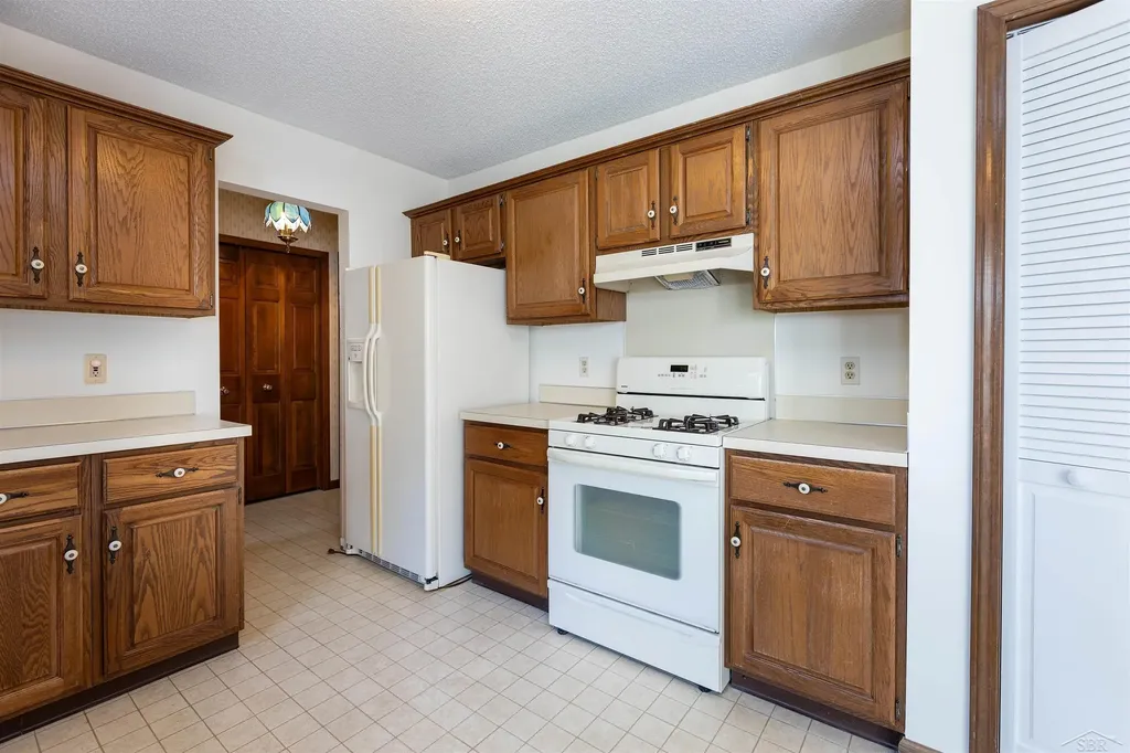 4850 Frontier Saginaw Charter Township MI 48603
