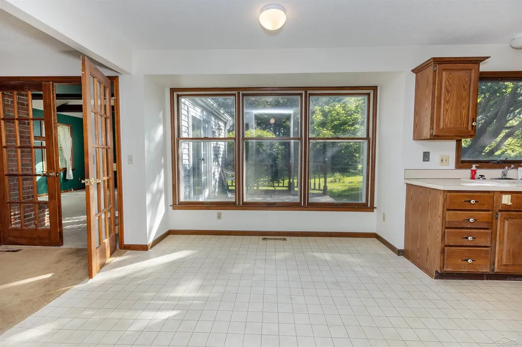 4850 Frontier Saginaw Charter Township MI 48603