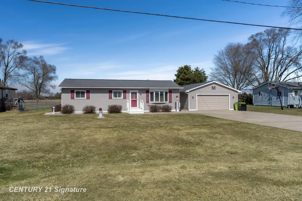 1600 Hotchkiss Road Williams Charter Township MI 48623