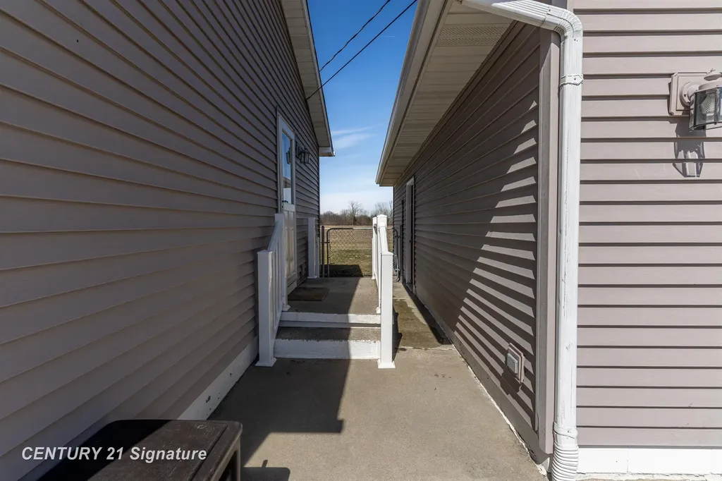 1600 Hotchkiss Road Williams Charter Township MI 48623