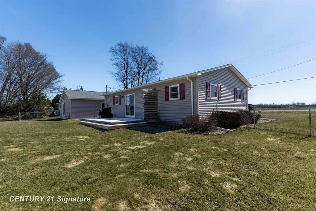 1600 Hotchkiss Road Williams Charter Township MI 48623