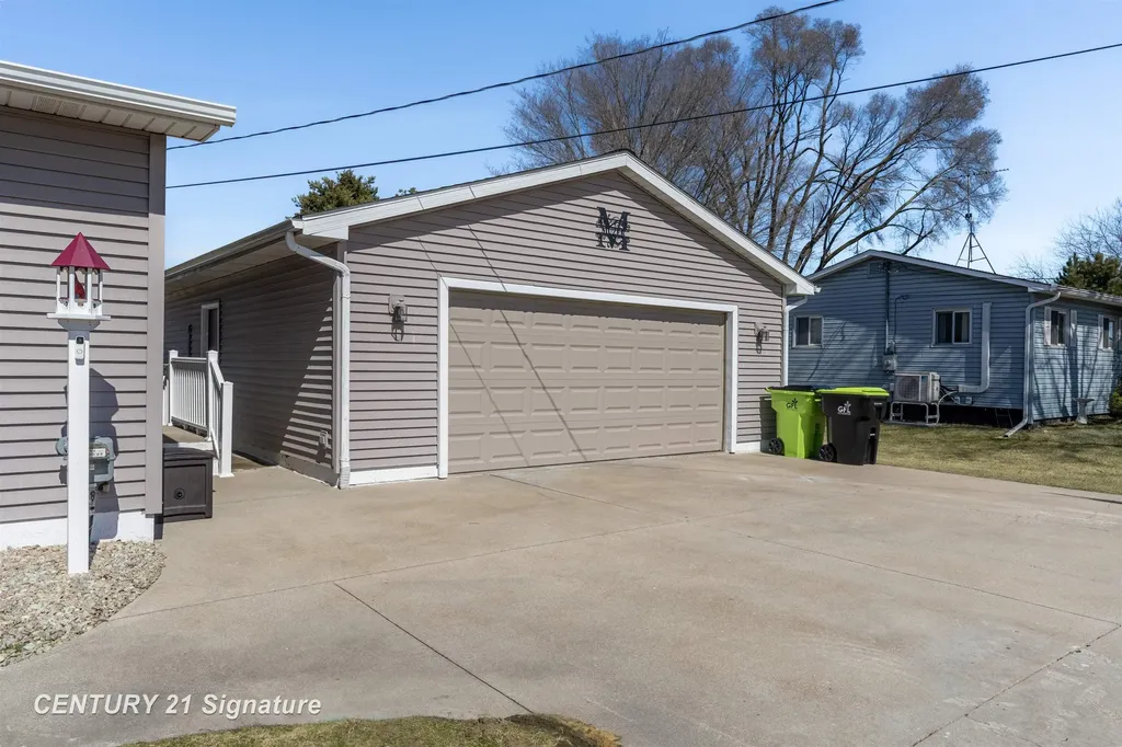 1600 Hotchkiss Road Williams Charter Township MI 48623
