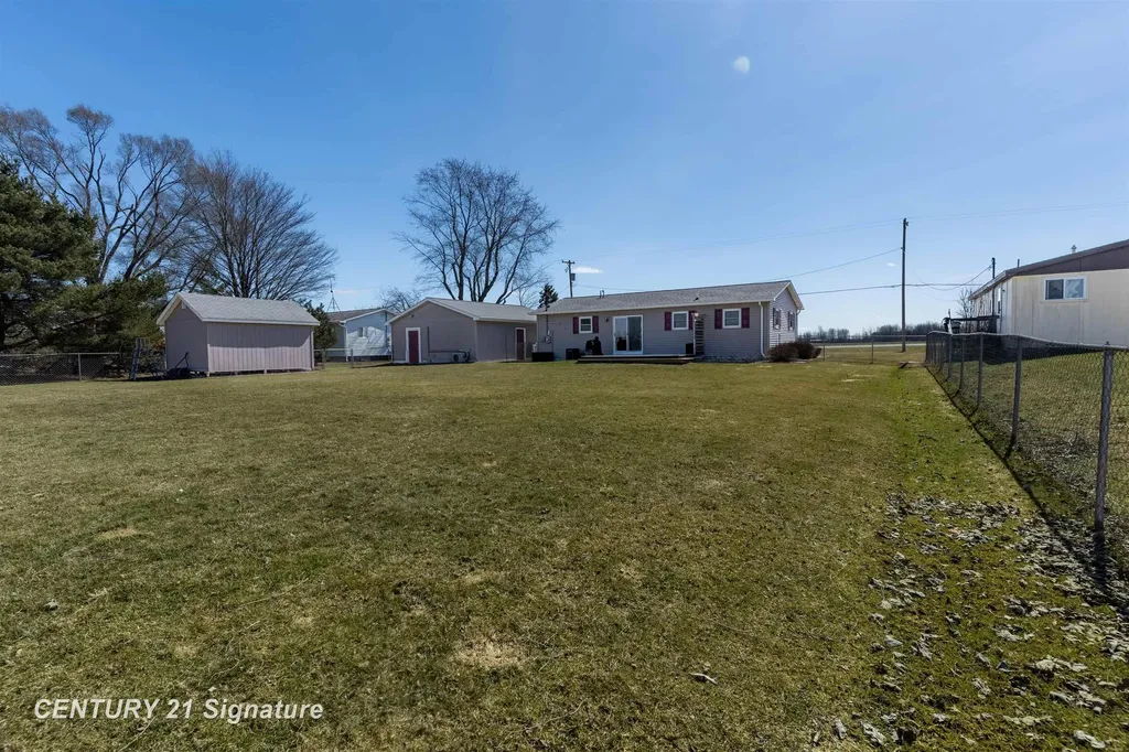 1600 Hotchkiss Road Williams Charter Township MI 48623