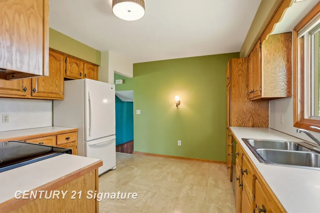 4816 Leaside Drive Saginaw Charter Township MI 48603