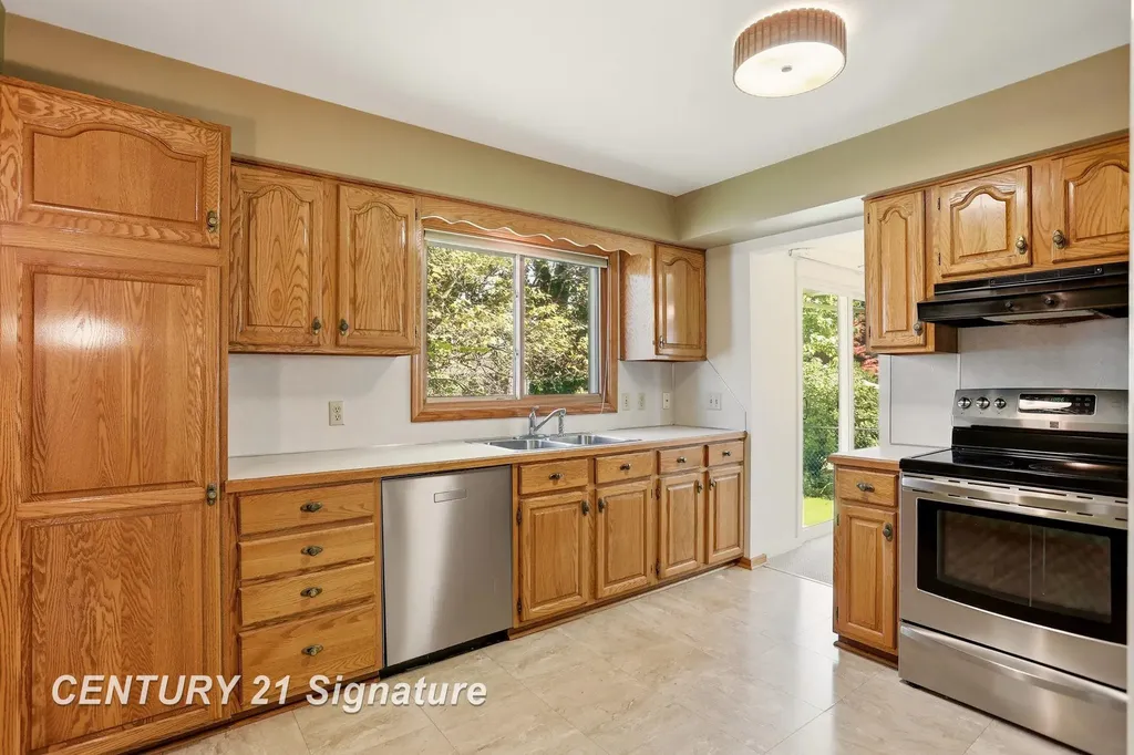 4816 Leaside Drive Saginaw Charter Township MI 48603