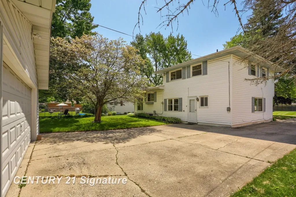 4816 Leaside Drive Saginaw Charter Township MI 48603