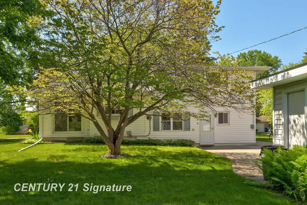 4816 Leaside Drive Saginaw Charter Township MI 48603