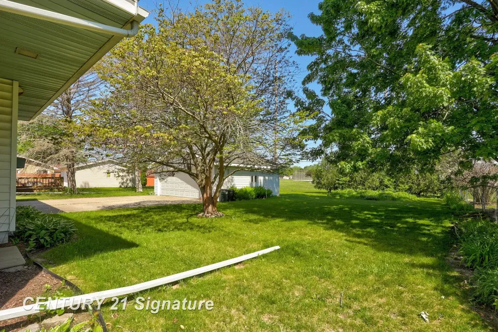 4816 Leaside Drive Saginaw Charter Township MI 48603
