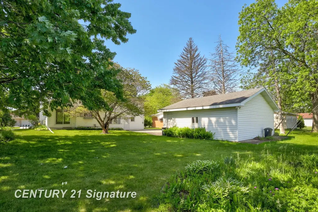4816 Leaside Drive Saginaw Charter Township MI 48603