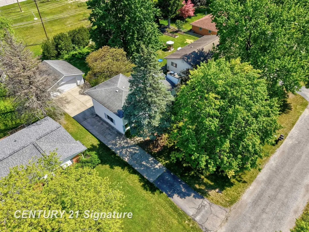 4816 Leaside Drive Saginaw Charter Township MI 48603