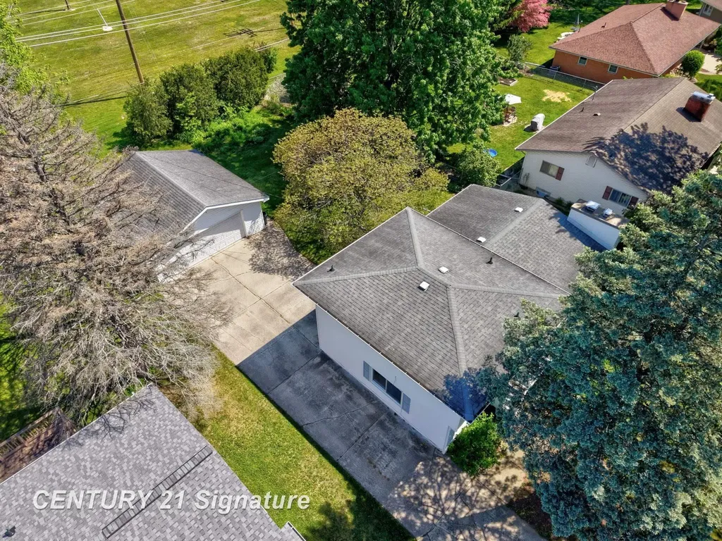 4816 Leaside Drive Saginaw Charter Township MI 48603