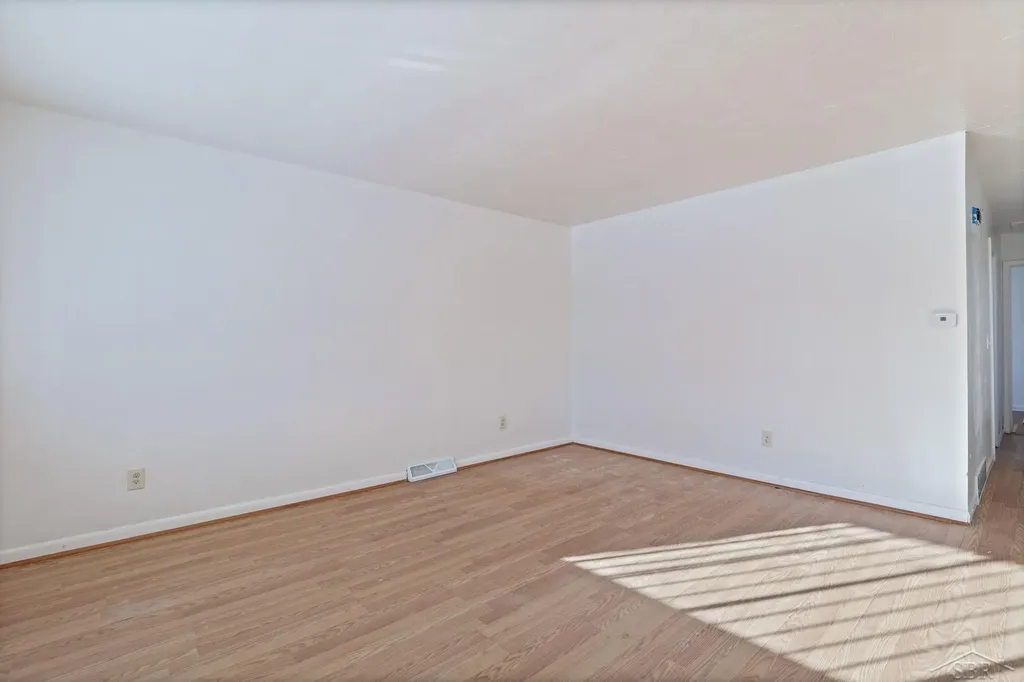 2431 Ledyard Street Saginaw City MI 48601