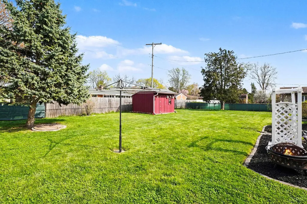 2946 Reppuhn Drive Saginaw Charter Township MI 48603