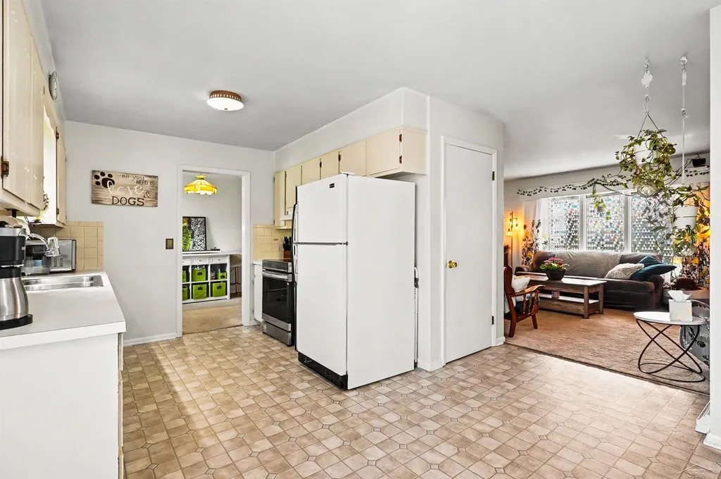 2946 Reppuhn Drive Saginaw Charter Township MI 48603