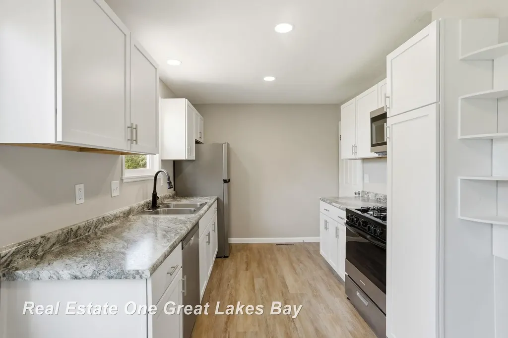 1813 Van Geisen Road Caro City MI 48723
