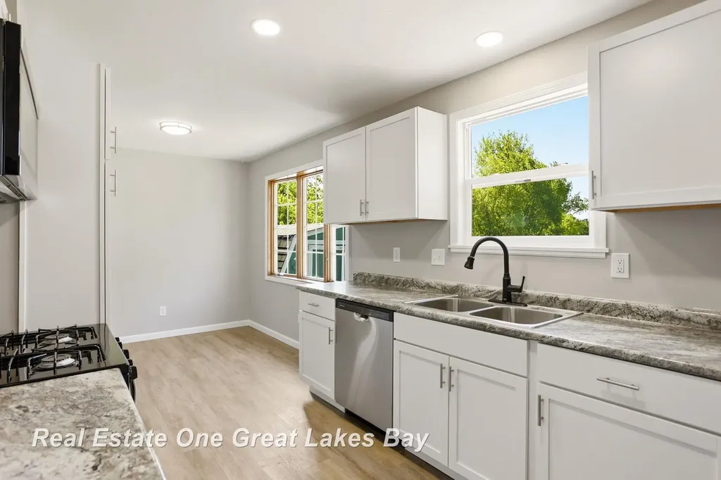 1813 Van Geisen Road Caro City MI 48723