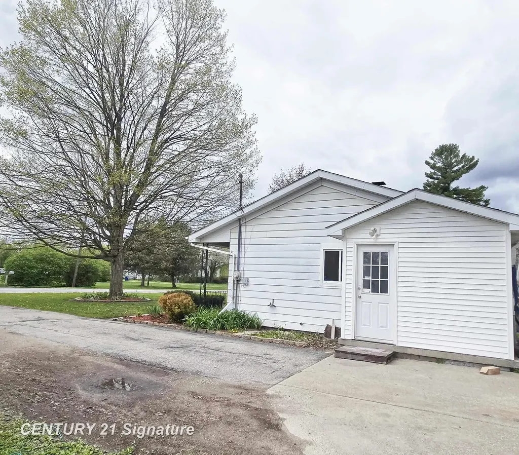 2405 Nebraska Avenue Bridgeport Charter Township MI 48601