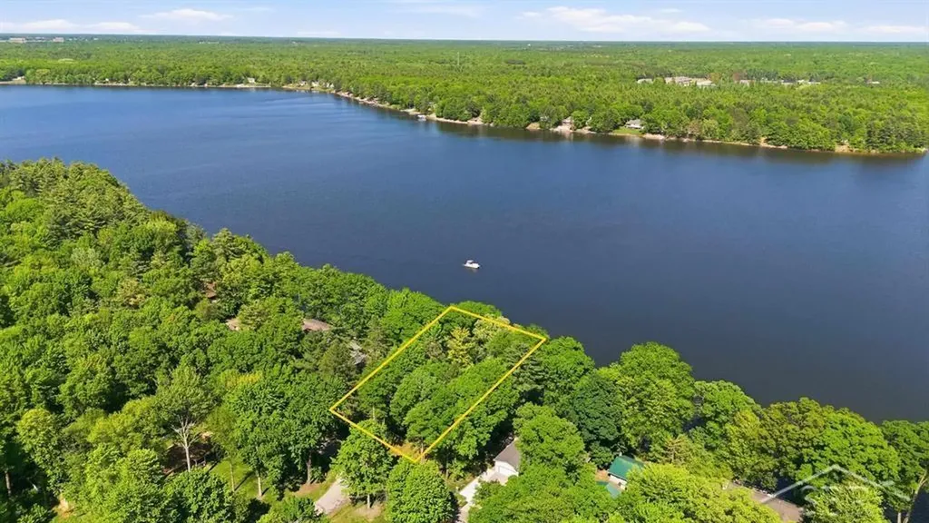 3340 N Lakeside Drive Jerome Township MI 48657