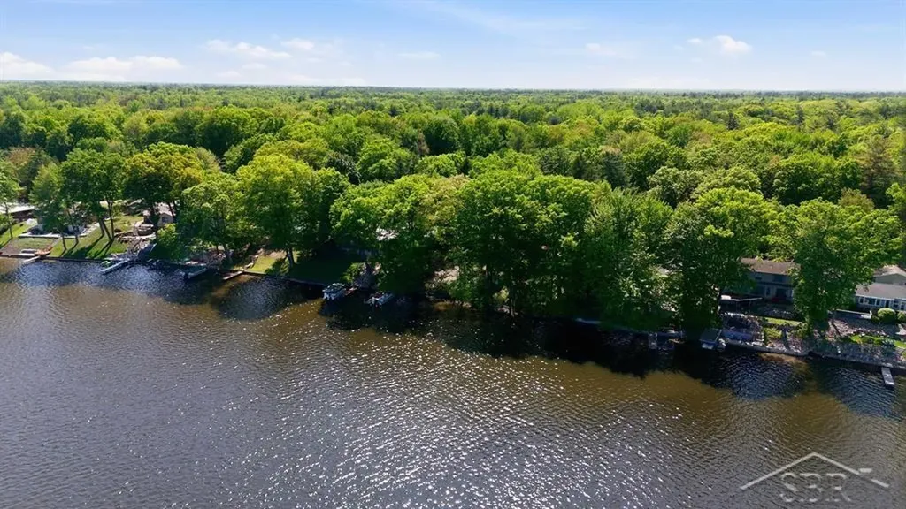 3340 N Lakeside Drive Jerome Township MI 48657