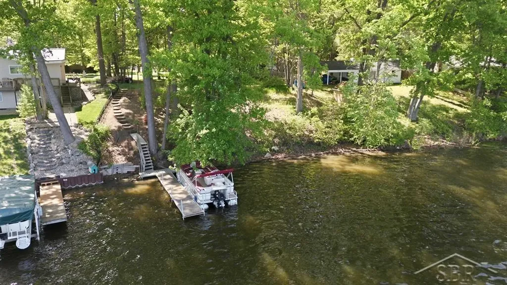 3340 N Lakeside Drive Jerome Township MI 48657