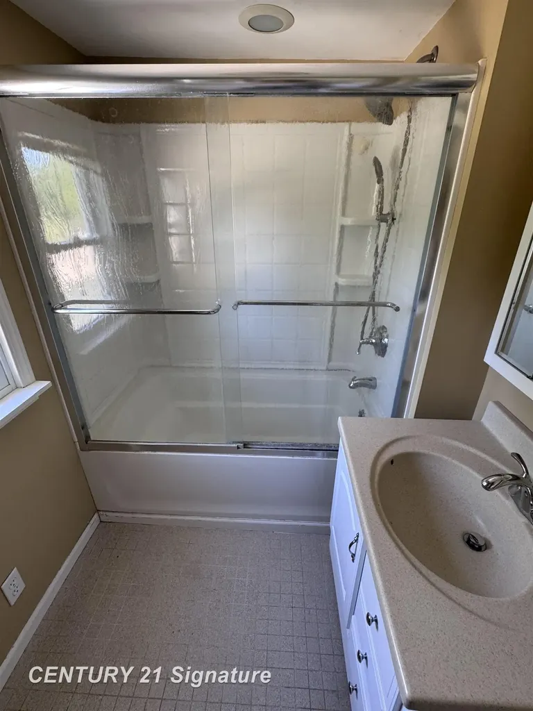 4095 Shattuck Road Saginaw Charter Township MI 48603