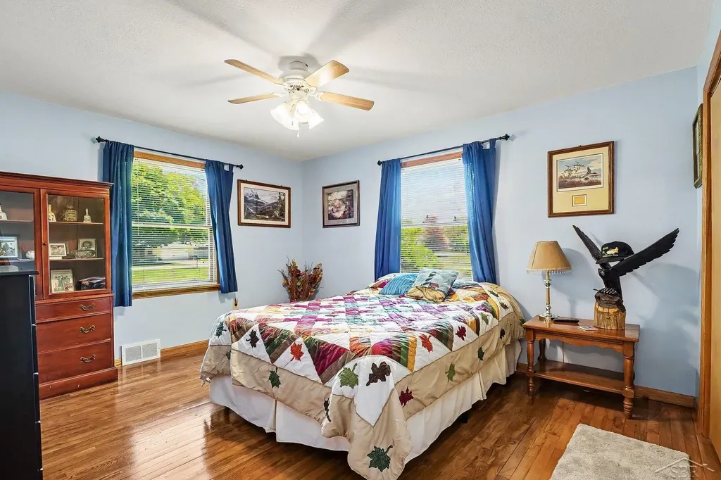 1825 Coolidge Avenue Saginaw Charter Township MI 48638