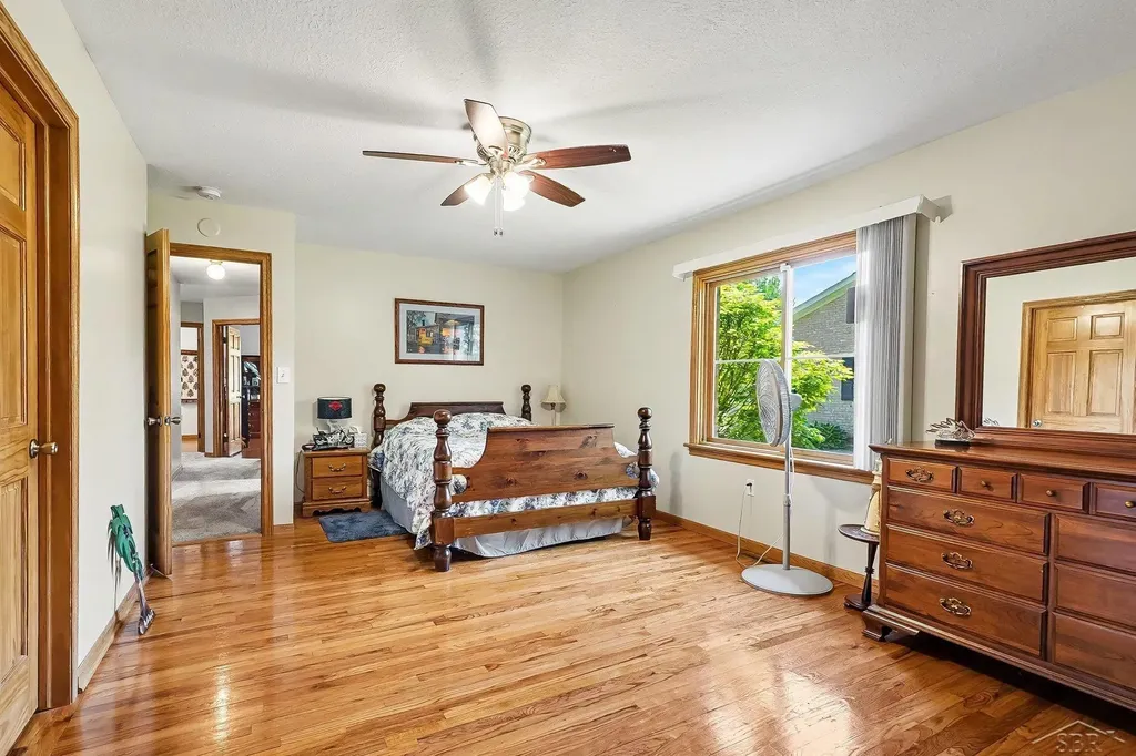 1825 Coolidge Avenue Saginaw Charter Township MI 48638