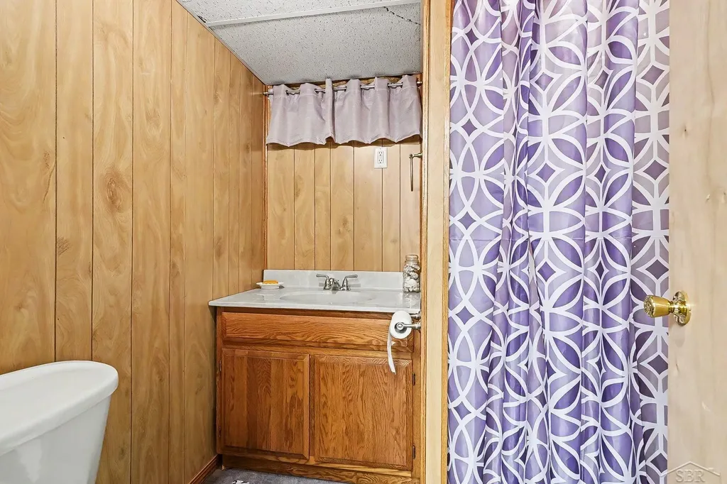 1825 Coolidge Avenue Saginaw Charter Township MI 48638