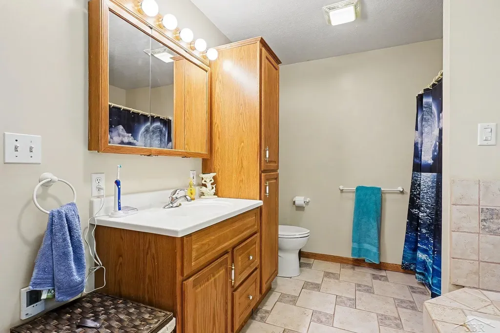 1825 Coolidge Avenue Saginaw Charter Township MI 48638