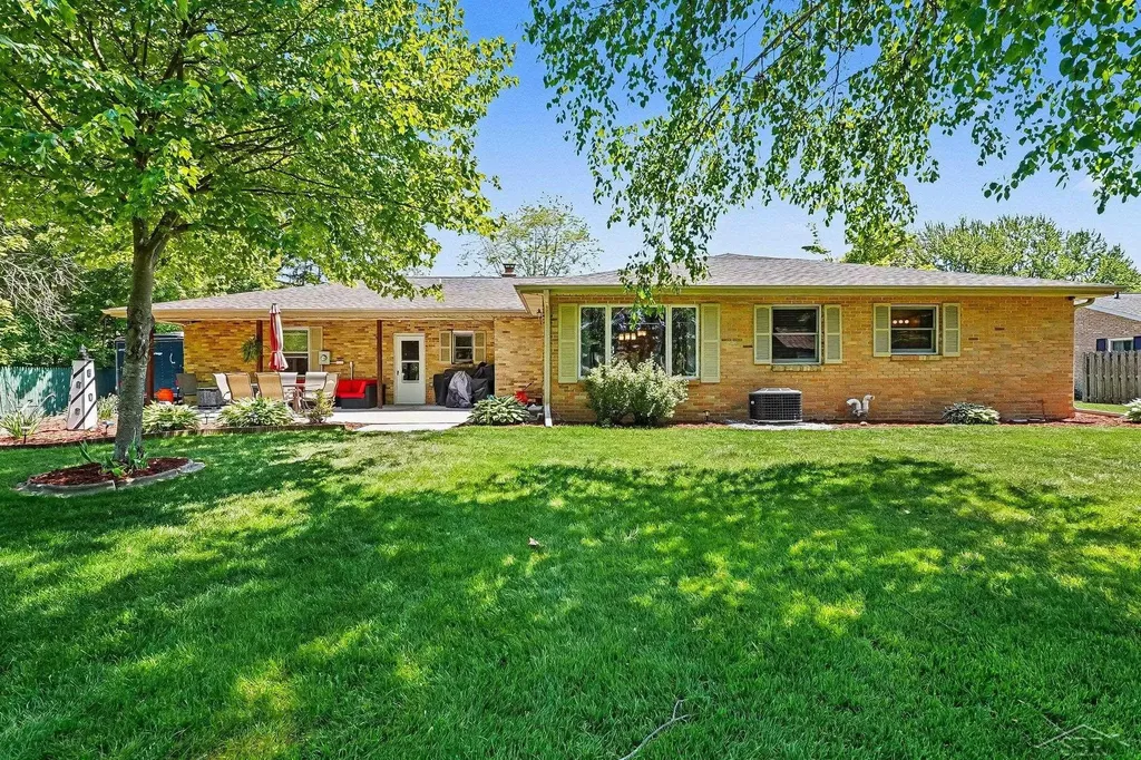 1825 Coolidge Avenue Saginaw Charter Township MI 48638