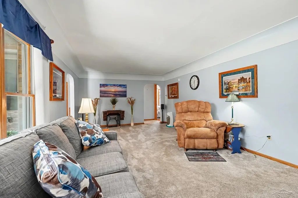 1825 Coolidge Avenue Saginaw Charter Township MI 48638