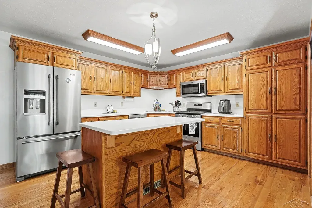 1825 Coolidge Avenue Saginaw Charter Township MI 48638