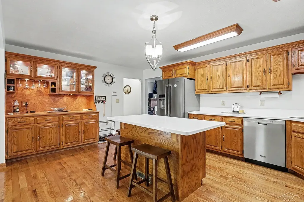 1825 Coolidge Avenue Saginaw Charter Township MI 48638