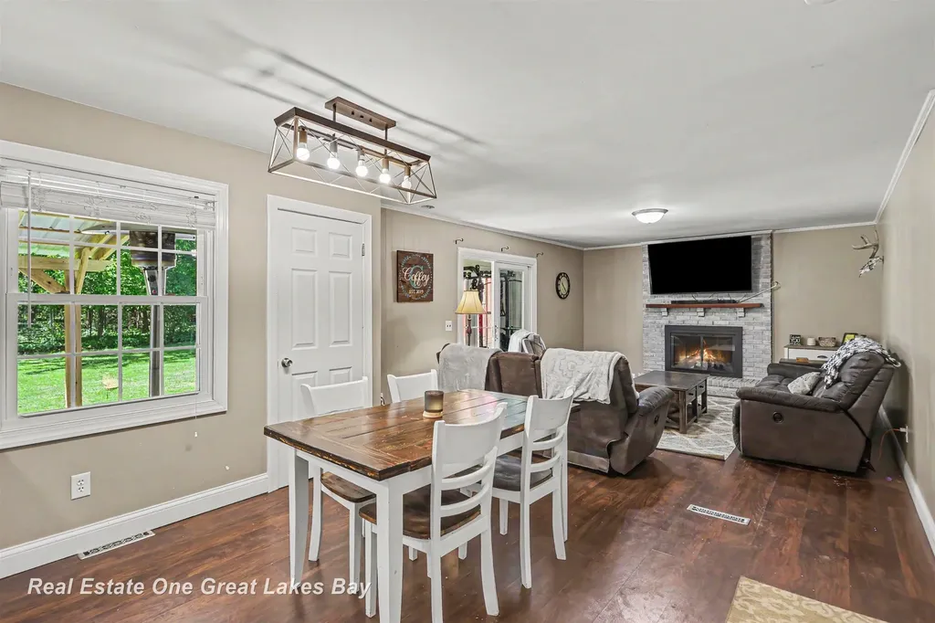 12119 Sanders Drive Tittabawassee Township MI 48623