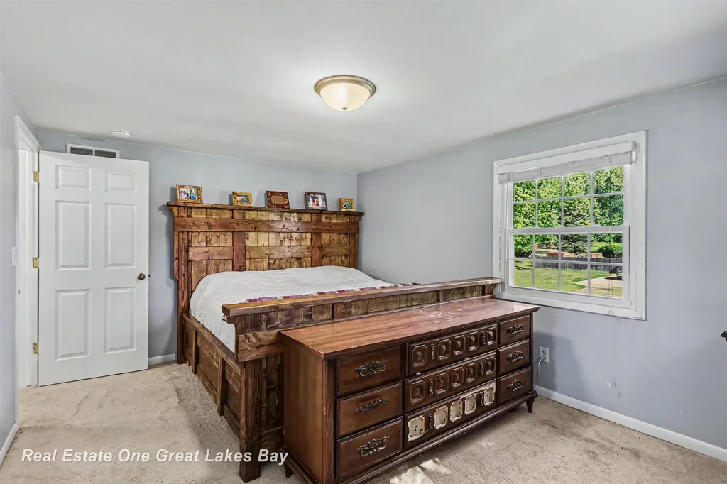 12119 Sanders Drive Tittabawassee Township MI 48623