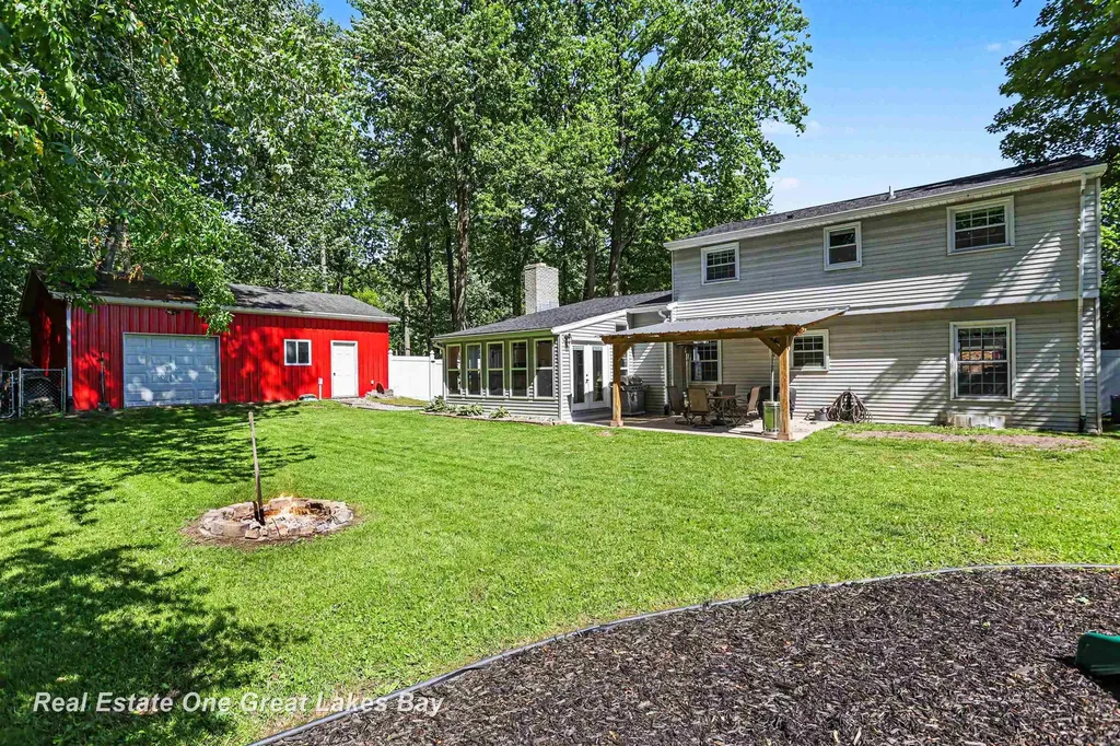 12119 Sanders Drive Tittabawassee Township MI 48623