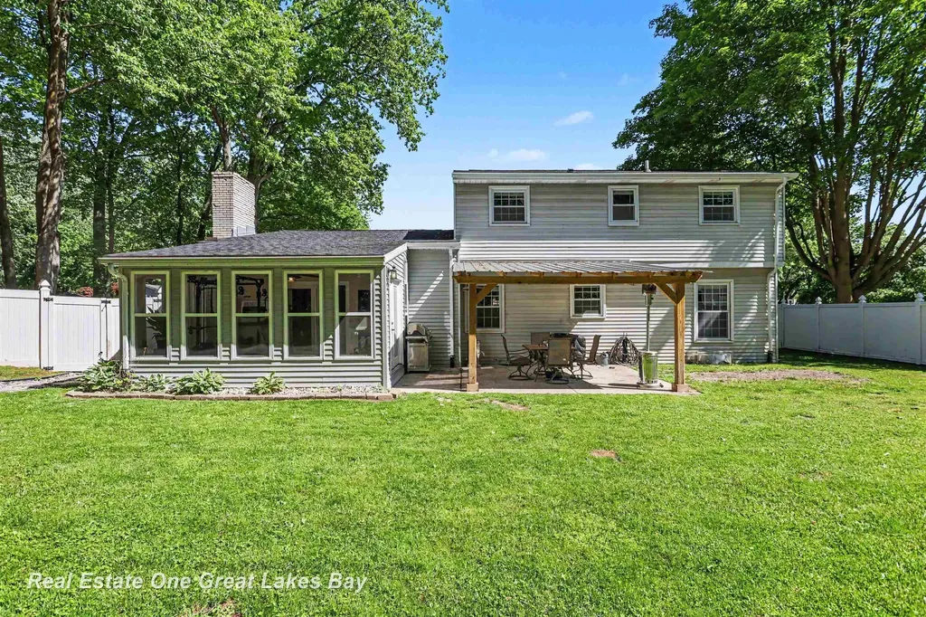 12119 Sanders Drive Tittabawassee Township MI 48623