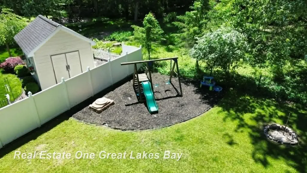 12119 Sanders Drive Tittabawassee Township MI 48623