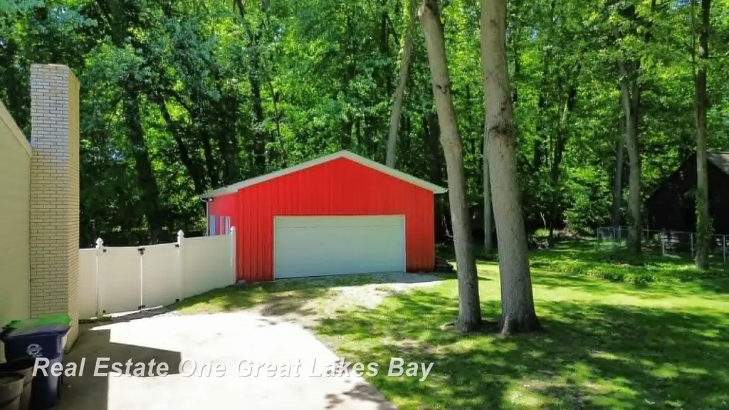 12119 Sanders Drive Tittabawassee Township MI 48623