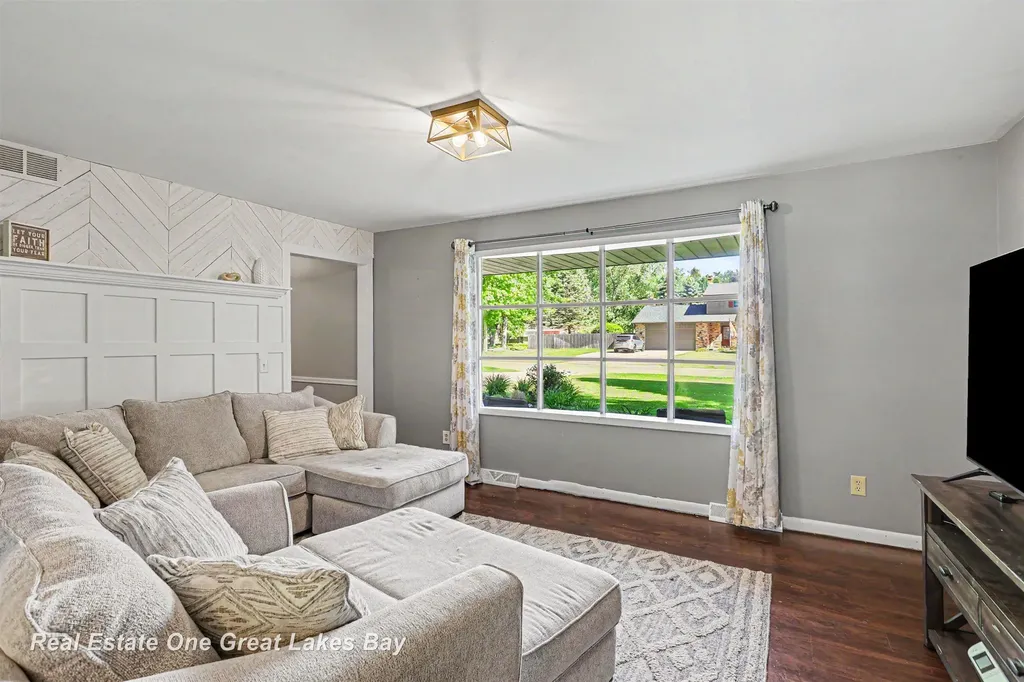 12119 Sanders Drive Tittabawassee Township MI 48623