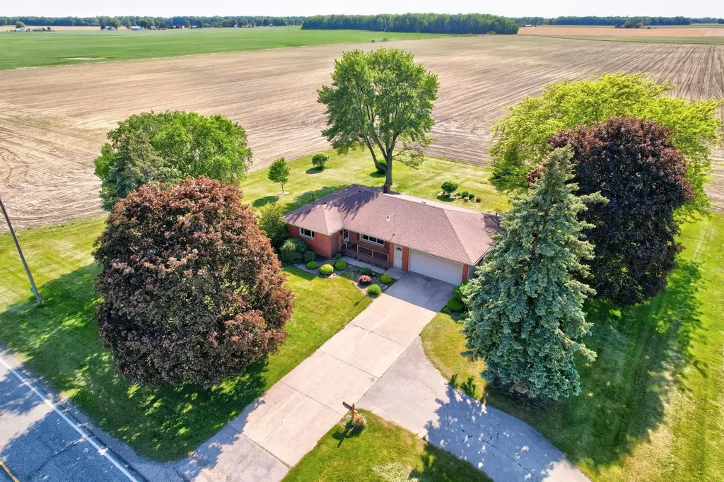 2388 S Portsmouth Road Bridgeport Charter Township MI 48601